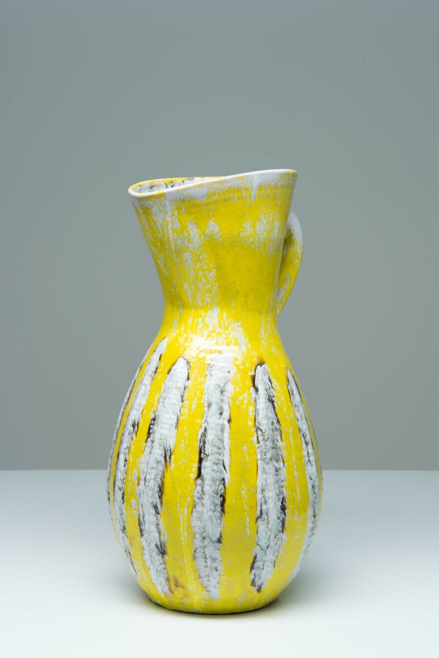 yellow-vase-16JuNx