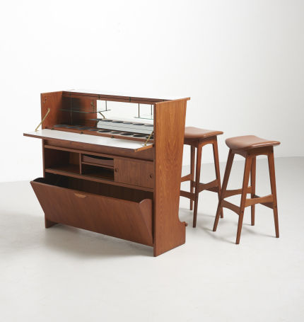 modestfurniture-vintage-2672-johannes-andersen-bar-cabinet-sk661-bar-stools06