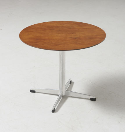 modestfurniture-vintage-2842-side-table-arne-jacobsen-fritz-hansen03