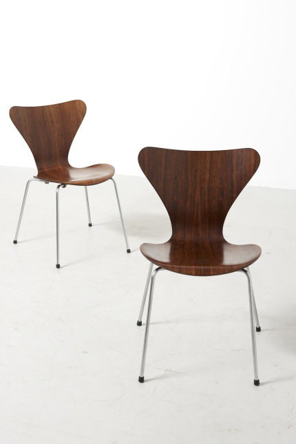 modestfurniture-vintage-2847-arne-jacobsen-dining-chair-series-7-fritz-hansen02