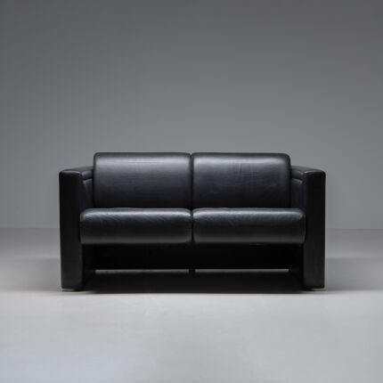 0001trix-and-robert-haussmannknoll-int-sofa-black-leather-and-mirrored-back-10