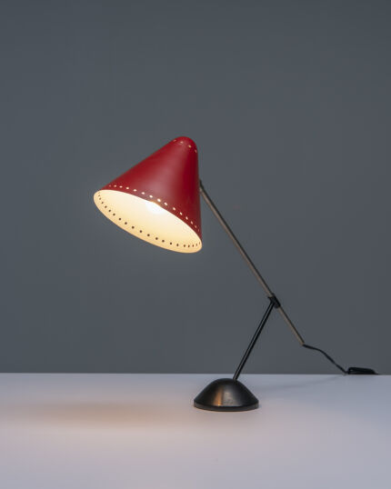 2681floris-fiedeldij-desk-lamp-m1-red-cap-3