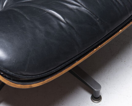 2974charles-ray-eames-lounge-chair-herman-miller0a-6