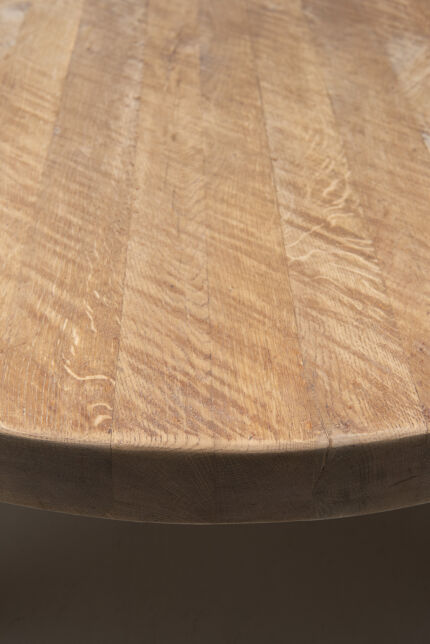3157solid-oak-round-table-3