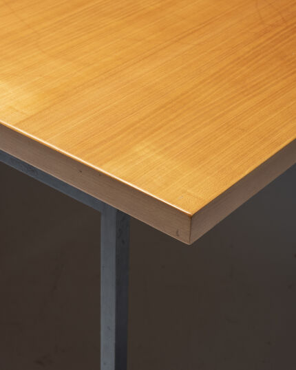 3271knoll-extendable-dining-table-birch-veneer-black-steel-fred-ruf-7