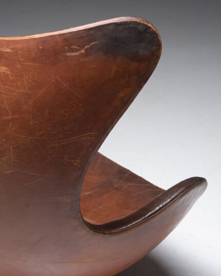 3536fritz-hansen-egg-chair-brown-leather-10