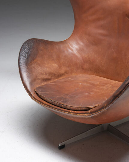 3536fritz-hansen-egg-chair-brown-leather-4