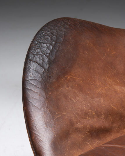 3536fritz-hansen-egg-chair-brown-leather-5