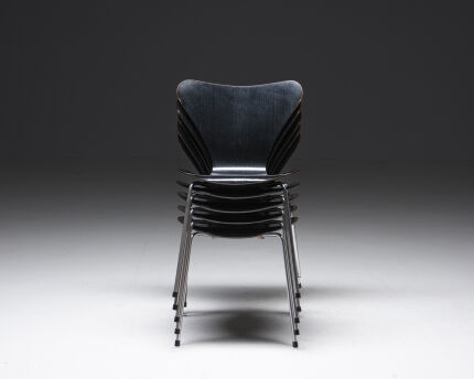 3551-5-butterfly-chairs-arne-jacobsen-fritz-hansen-5
