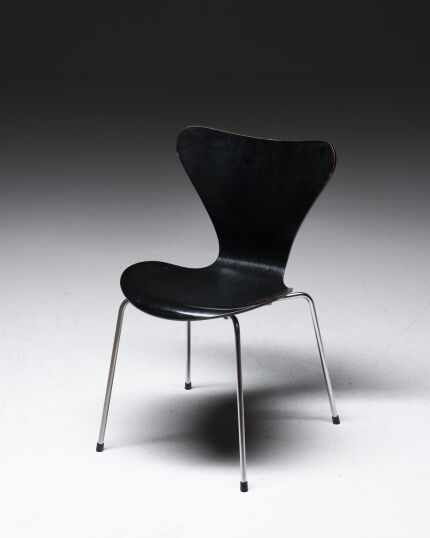 3551-5-butterfly-chairs-arne-jacobsen-fritz-hansen-8