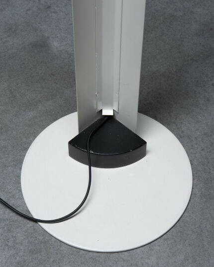 3552floor-lamp-in-white-lacquered-steel-oa-switzerland-9