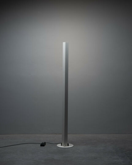 3552floor-lamp-in-white-lacquered-steel-oa-switzerland