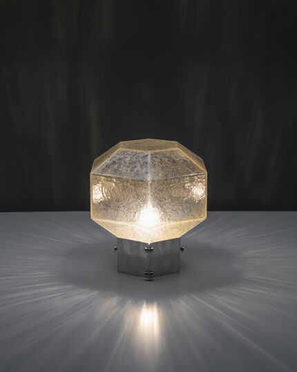 3682table-lamp-with-chromed-base-and-geometric-glass-top-1