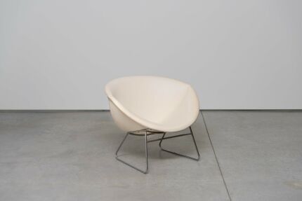 3710-cocco-chair-white-vinyl-2