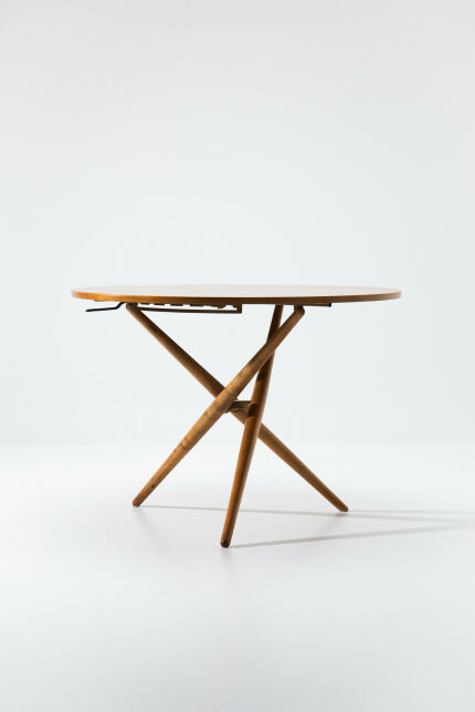 ADJUSTABLE TABLE - S.T. TISCH Jürg Bally Wohnhilfe