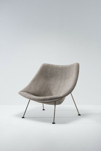 OYSTER CHAIR WITH OTTOMAN Pierre Paulin Artifort