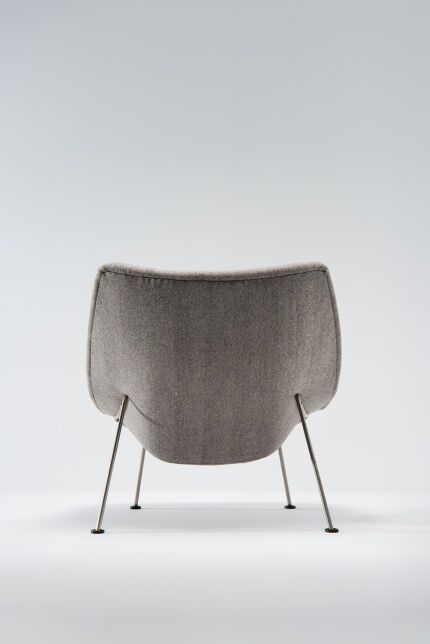 OYSTER CHAIR WITH OTTOMAN Pierre Paulin Artifort