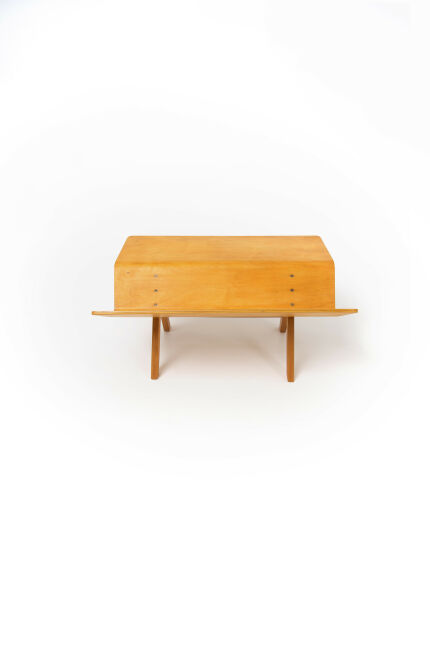 magazine-side-table-by-hein-stolle-9