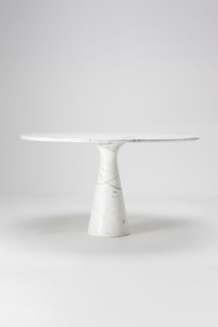 A PEDESTAL DINING TABLE - M1 Angelo Mangiarotti Skipper