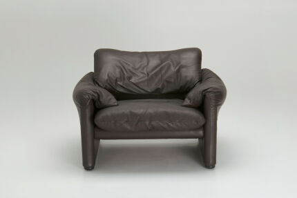 maralunga-sofa-by-vico-magistretti-for-cassina-01xg6c