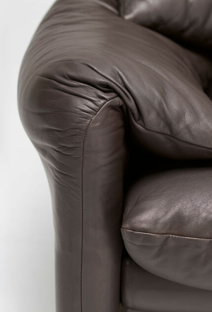 maralunga-sofa-by-vico-magistretti-for-cassina-08