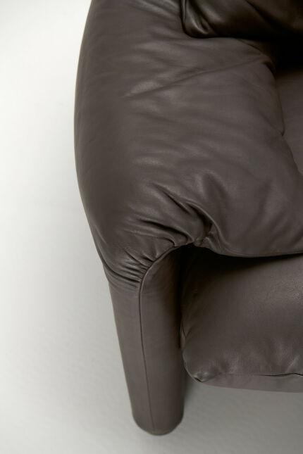 maralunga-sofa-by-vico-magistretti-for-cassina-08hnYa