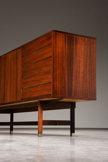 minimalist-modernist-sideboard-in-teak10