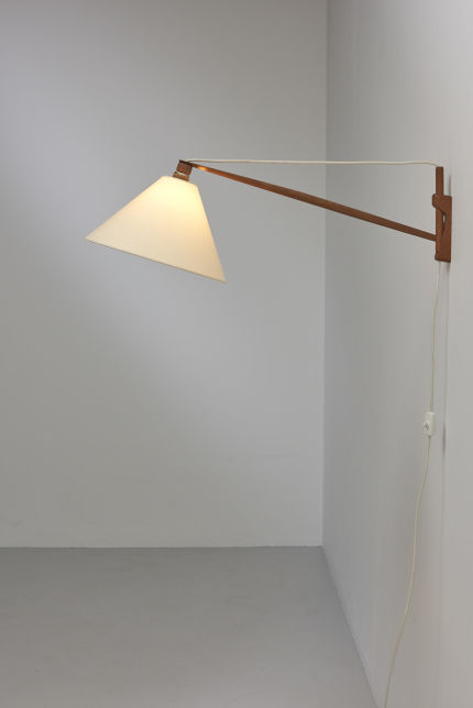 modestfurniture-vintage-1044-wall-mount-swing-arm-lamp-teak02