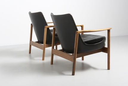 modestfurniture-vintage-1699-ib-kofod-larsen-pair-easy-chairs-froscher04
