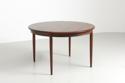 modest furniture vintage 1735 round rosewood dining table moller 01