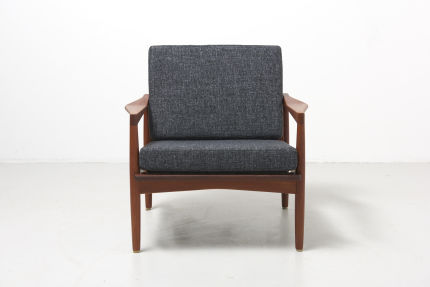 modestfurniture-vintage-1752-teak-easy-chair-dark-grey01