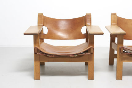 modestfurniture-vintage-1951-spanish-chair-borge-mogensen02