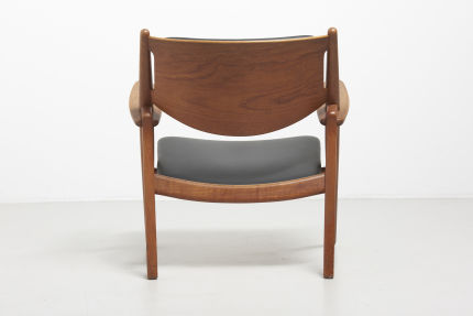 modestfurniture-vintage-1970-sawbuck-easy-chair-hans-wegner-ch-2806