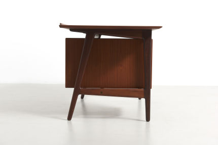 modestfurniture-vintage-2013-teak-desk-arne-vodder-vamo03