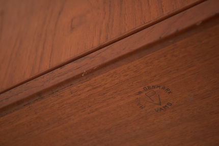 modestfurniture-vintage-2013-teak-desk-arne-vodder-vamo10