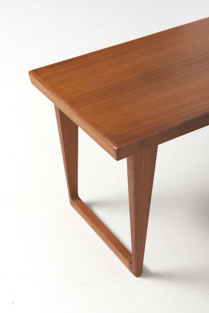 modestfurniture-vintage-2093-side-table-teak-kjersgaard04