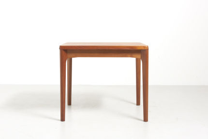 modestfurniture-vintage-2125-square-dining-table-henning-kjaernulf01