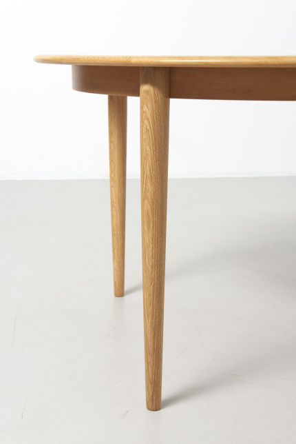 modestfurniture-vintage-2141-round-dining-table-oak07