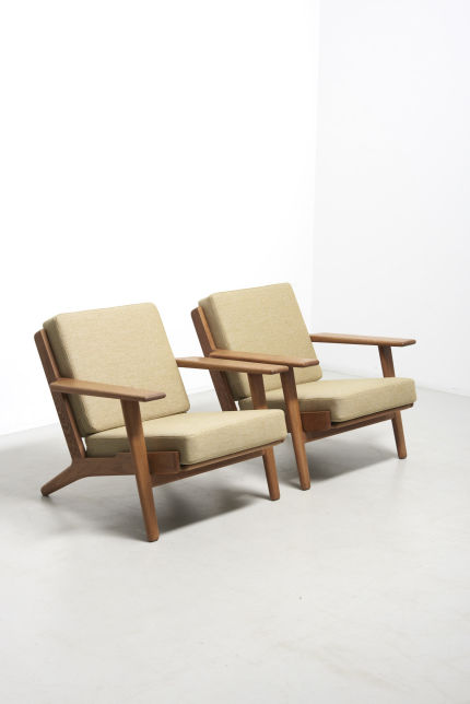modestfurniture-vintage-2261-hans-wegner-pair-ge-290-easy-chairs02