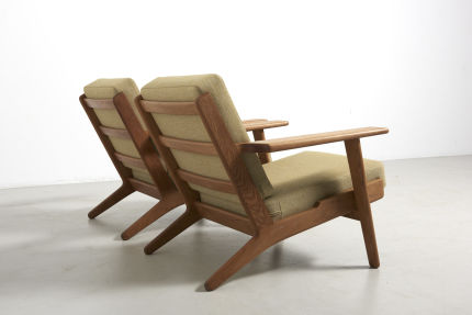 modestfurniture-vintage-2261-hans-wegner-pair-ge-290-easy-chairs05