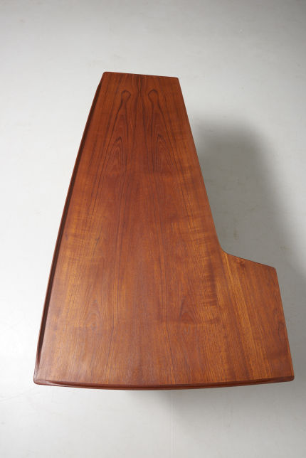 modestfurniture-vintage-2267-boomerang-desk-peter-lovig-nielsen10