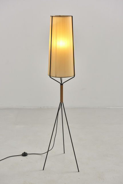 modestfurniture-vintage-2292-tripod-floor-lamp-black-steel-leather02