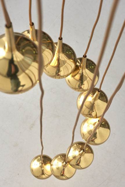 modestfurniture-vintage-2300-cascade-pendant-brass-spheres07