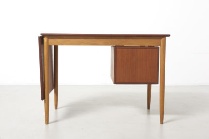 modestfurniture-vintage-2600-student-desk-gemla-sweden11