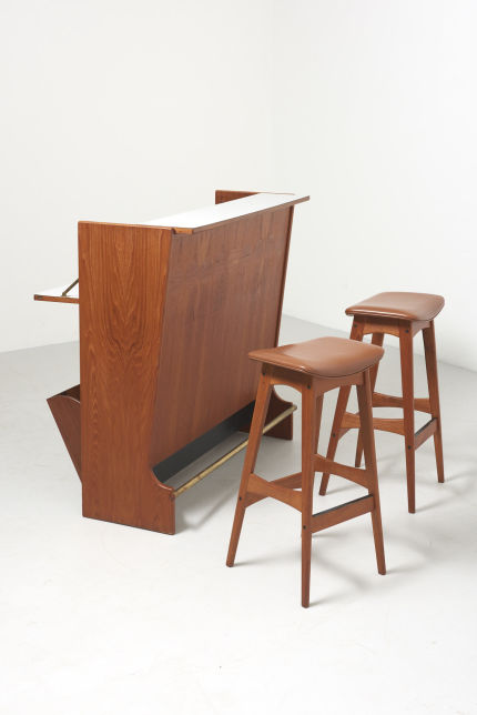 modestfurniture-vintage-2672-johannes-andersen-bar-cabinet-sk661-bar-stools05