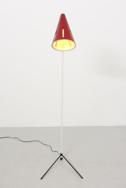 modestfurniture-vintage-2676-hala-zeist-busquet-floor-lamp-red-shade-zonneserie02