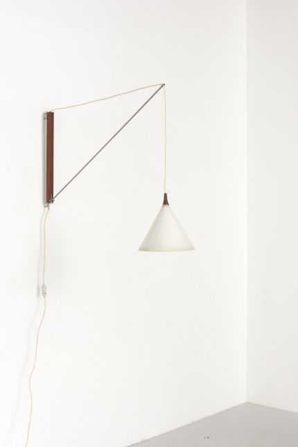 modestfurniture-vintage-2733-willem-hagoort-swing-arm-wall-lamp-white-shade-teak-brass-model-2662112
