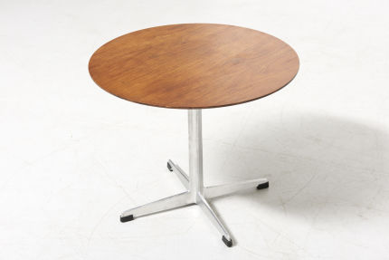 modestfurniture-vintage-2842-side-table-arne-jacobsen-fritz-hansen02