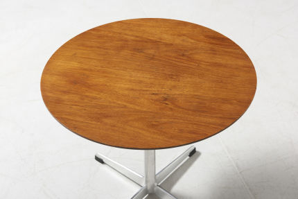 modestfurniture-vintage-2842-side-table-arne-jacobsen-fritz-hansen04