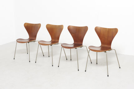 modestfurniture-vintage-2948-arne-jacobsen-series-7-chairs-fritz-hansen02